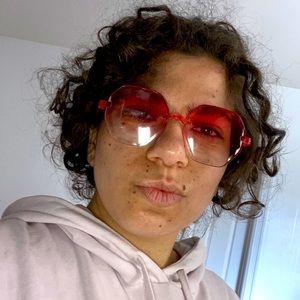 Meet your Posher, Zoya